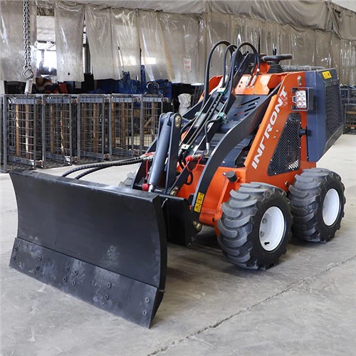 Új lánctalpas csúszókormányos rakodó